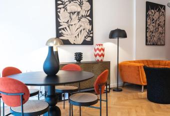 E Fauvette appartement de standing avec terrasse has Balcony rooms