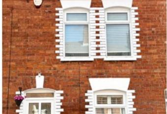 Bloom19 Traditional Belfast house 10 mins from city centre has Balcony rooms