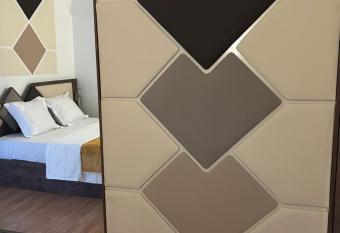 Chez Chantou    Pierrefitte sur Seine has Balcony rooms