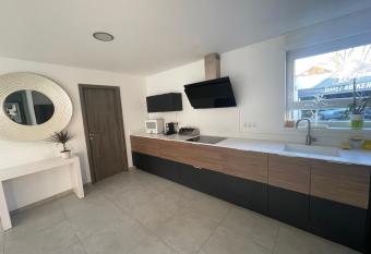 Villa plein pied has Balcony rooms