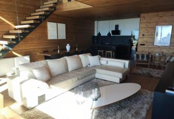 ARTYSUR LUX VILLAGE CASA 2 has Balcony rooms