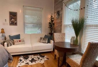 Newly remodeled studio near downtown Brenham allows 18 year olds to book a room