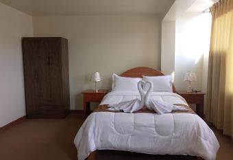 Hotel Casa Shami has rooms with a private hot tub