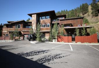 Mount Jumbo Lookout has Balcony rooms