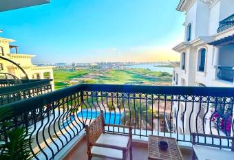 Tranquil Haven Perfect Retreat for Your Holiday 510 has rooms with a private hot tub