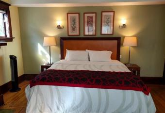 Vancouver guest house allows 18 year olds to book a room