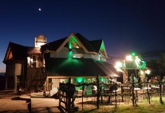 La Alcoba de Troya allows 18 year olds to book a room