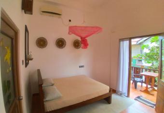 Dream bay surf weligama allows 18 year olds to book a room
