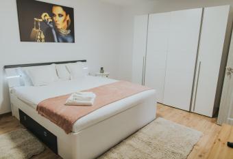 Kaius-Aparthotel has Balcony rooms