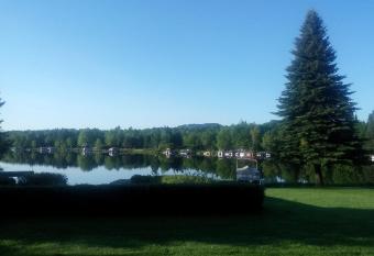 beau-s  jour has rooms with a private hot tub