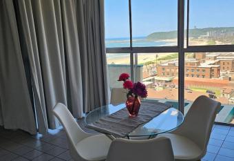 Ocean Views at 10 South has rooms with a private hot tub