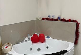 Quisisana suite has rooms with a private hot tub