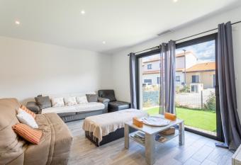 Rascola villa piscine 4   toiles has Balcony rooms