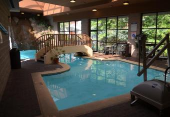 Zoders Inn and Suites has Balcony rooms