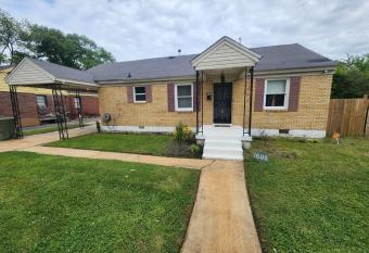 Remodeled Near Downtown Beale St Over 2000 sq ft allows 18 year olds to book a room