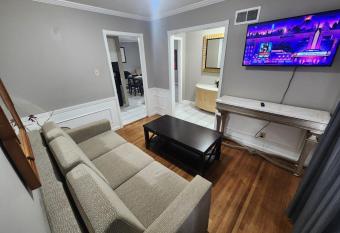 Luxurious, East Memphis 12 Beds Near Elvis Presley allows 18 year olds to book a room