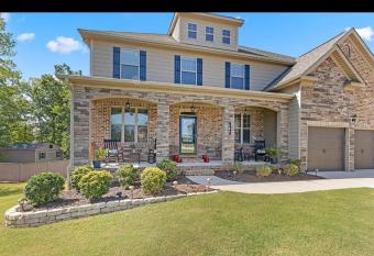 Charming Oasis has rooms with a private hot tub