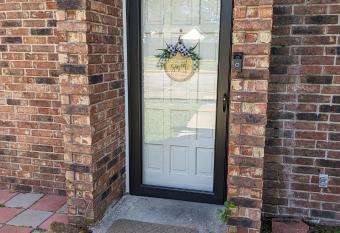 Willow Way: Cozy Retreat has Balcony rooms