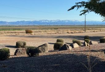 San Tan Flat has rooms with a private hot tub
