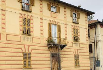 Casa Vacanze Libarna Outlet has Balcony rooms