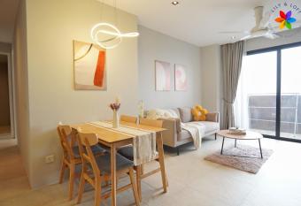 Lumi Tropicana By LilyandLoft has Balcony rooms