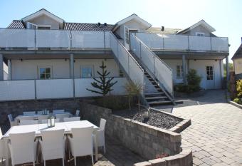 K  rskovg  rd ferielejligheder allows 18 year olds to book a room