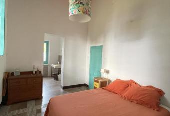 Villa Ricevuto has rooms with a private hot tub