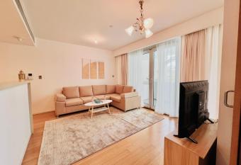 Super Cozy, Prime Quality 1BR Apt Full Unit has rooms with a private hot tub