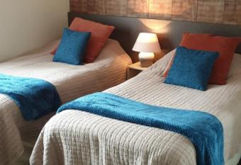 Little Lodge Walcote Lutterworth allows 18 year olds to book a room