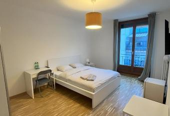 Residence Geneva Quartier de Plainpalais allows 18 year olds to book a room