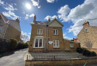 The Old Manse Pickering allows 18 year olds to book a room
