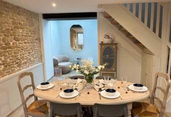 Coquette maison de p  cheur has Balcony rooms