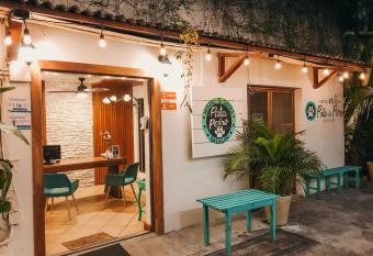 Hostal & Suites Pata de Perro has Smoking/Balcony rooms