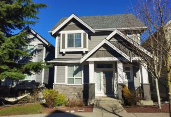 Sweet home-morden brand new suite has Balcony rooms