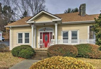 Downtown Boone On King Street - 2 Bedroom Home has Balcony rooms