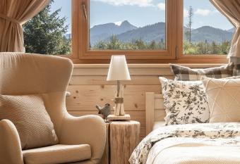 Wooden Chalet WR  BLOWA CHA  UPKA z bali   przy Dolinie Chocho  owskiej has Balcony rooms