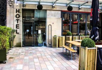 Brunswick Merchant City Hotel allows 18 year olds to book a room