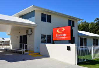 Beachside Boutique Motel Mackay allows 18 year olds to book a room