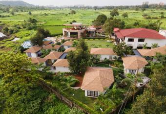 Nirva The Cottage Resort has Balcony rooms