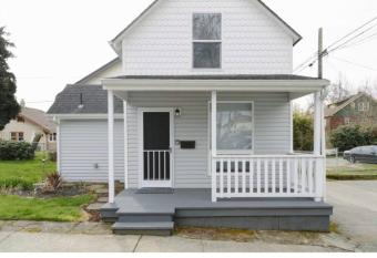 Private little cozy house on Beacon Hill allows 18 year olds to book a room