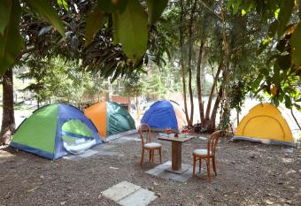 Sahyadri Pride has rooms with a private hot tub