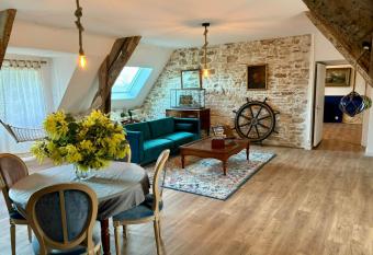 G  te marin ch  teau Pervench  re allows 18 year olds to book a room