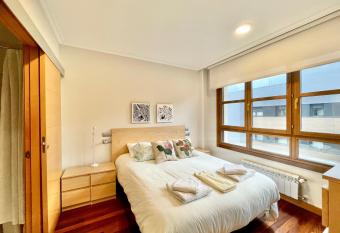 Apartamento con piscina VIESQUES has Balcony rooms