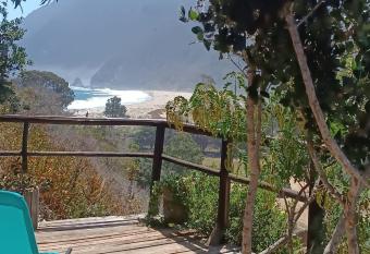 Caba  a con Vista al mar Playa grande Quintay allows 18 year olds to book a room