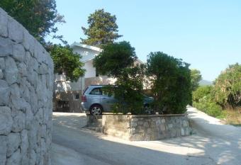 Apartment Krasici has Balcony rooms