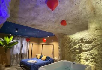 suite 43 allows 18 year olds to book a room