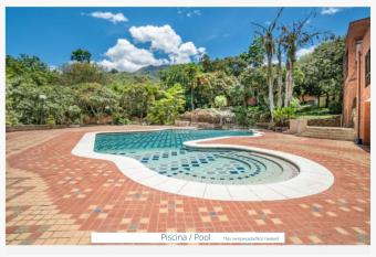 Finca el Castillo Copacabana. Top 1 en Fincas! allows 18 year olds to book a room