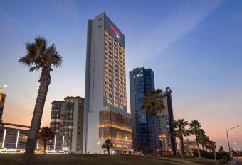 Hampton By Hilton Kuwait Salmiya has Smoking rooms