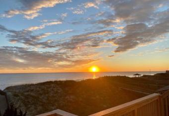 Hammerheads Hideaway! Oceanfront, Nags Head! Free Pool Heat April & May! has Balcony rooms