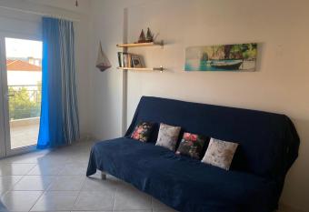 Cozy apartment in Kallithea has Balcony rooms